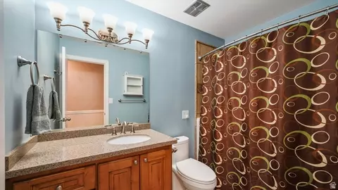 Bath - 375 E 1780 S, Orem, UT 84058 photo 3 of 3