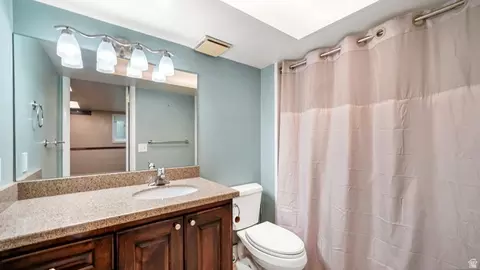 Bath - 375 E 1780 S, Orem, UT 84058 photo 2 of 3