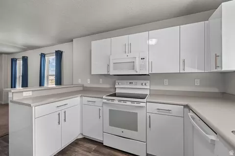 Kitchen - 1700 S Sandhill Rd W #E 301, Orem, UT 84058 photo 4 of 5