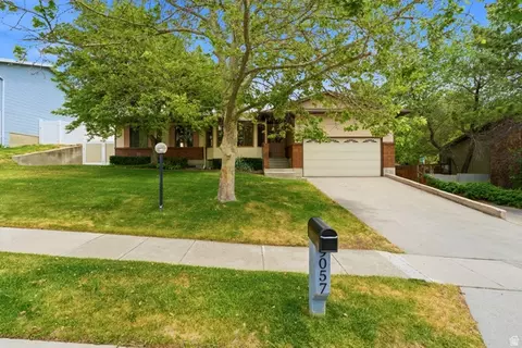 9057 S Cherbourg Pl E, Sandy, UT 84093