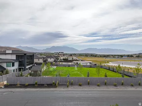 Exterior - 9261 N Belle St, Eagle Mountain, UT 84005 photo 11 of 11