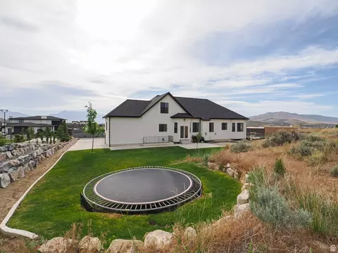 Exterior - 9261 N Belle St, Eagle Mountain, UT 84005 photo 6 of 11