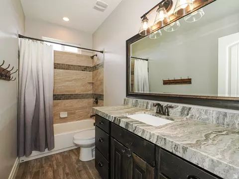 Bath - 9261 N Belle St, Eagle Mountain, UT 84005 photo 4 of 5