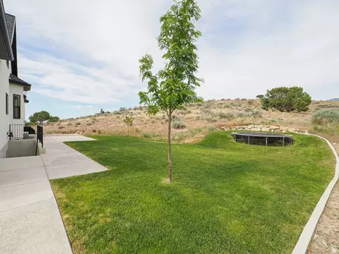 Exterior - 9261 N Belle St, Eagle Mountain, UT 84005 photo 8 of 11