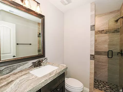 Bath - 9261 N Belle St, Eagle Mountain, UT 84005 photo 5 of 5