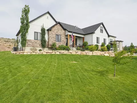 Exterior - 9261 N Belle St, Eagle Mountain, UT 84005 photo 2 of 11