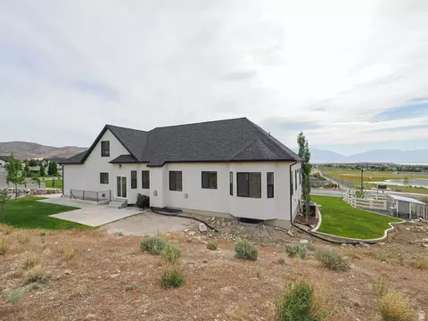 Exterior - 9261 N Belle St, Eagle Mountain, UT 84005 photo 7 of 11