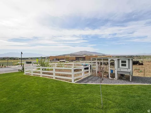 Exterior - 9261 N Belle St, Eagle Mountain, UT 84005 photo 5 of 11