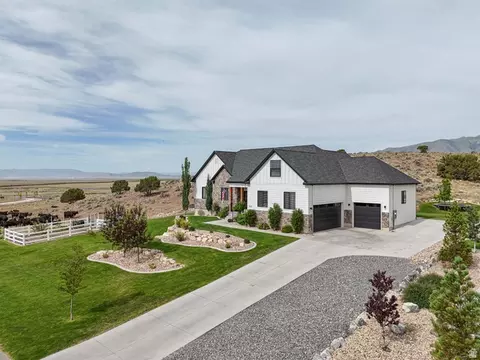 Exterior - 9261 N Belle St, Eagle Mountain, UT 84005 photo 10 of 11