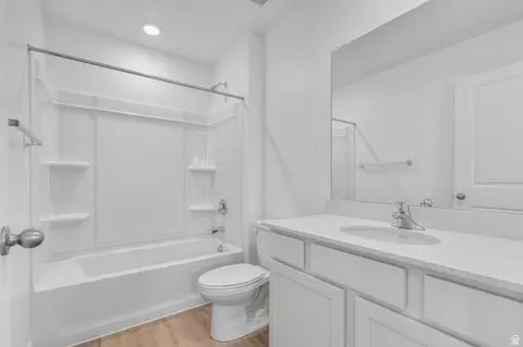Bath - 1901 E Corriente Dr #1177, Salem, UT 84653 photo 1 of 2