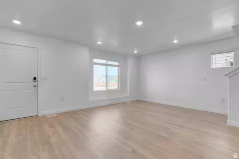 Living - 1901 E Corriente Dr #1177, Salem, UT 84653 photo 2 of 3