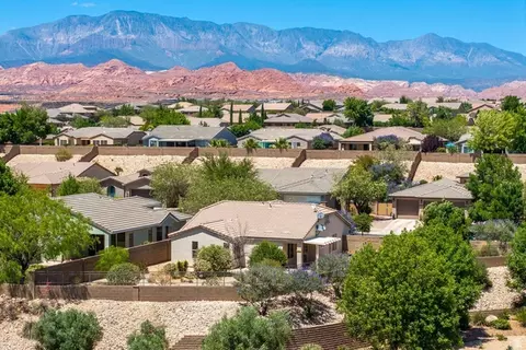 2556 E Canyon Ranch Dr, Washington, UT 84780