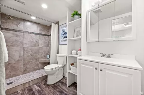 Bath - 2326 E Sky Pines Ct S, Holladay, UT 84117 photo 6 of 6