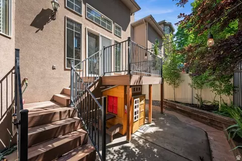 Exterior - 2326 E Sky Pines Ct S, Holladay, UT 84117 photo 5 of 8