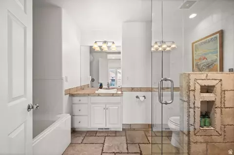 Bath - 2326 E Sky Pines Ct S, Holladay, UT 84117 photo 2 of 6