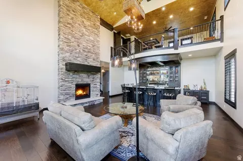 Living - 464 S 975 W, Mapleton, UT 84664 photo 8 of 11