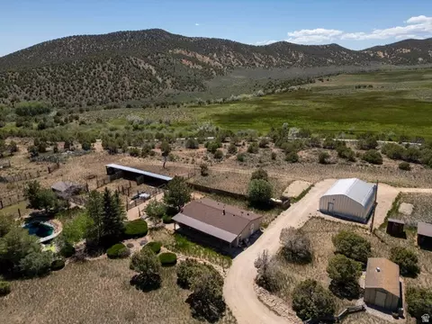 14908 N Deep Creek Rd, Lapoint, UT 84039