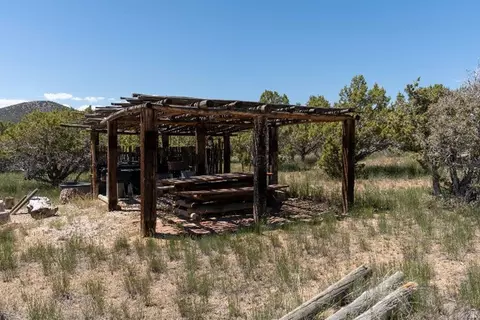 Exterior - 14908 N Deep Creek Rd, Lapoint, UT 84039 photo 5 of 6