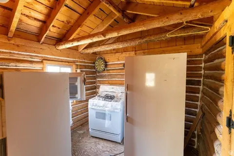 Kitchen - 14908 N Deep Creek Rd, Lapoint, UT 84039 photo 3 of 3