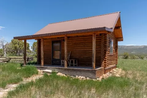 Exterior - 14908 N Deep Creek Rd, Lapoint, UT 84039 photo 4 of 6