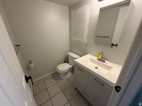Bath - 825 E 760 N, Ogden, UT 84404 photo 1 of 2