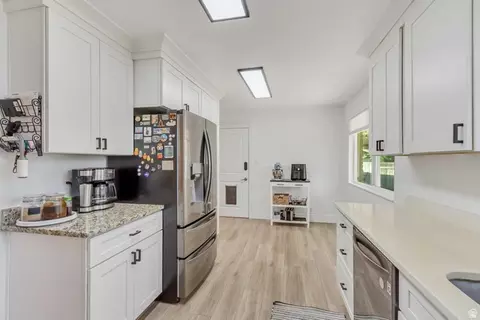 Kitchen - 499 E 8575 S, Sandy, UT 84070 photo 3 of 4