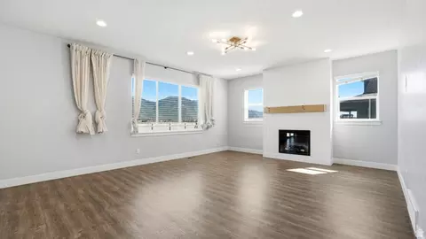 Living - 2182 E 700 N, Spanish Fork, UT 84660 photo 2 of 6