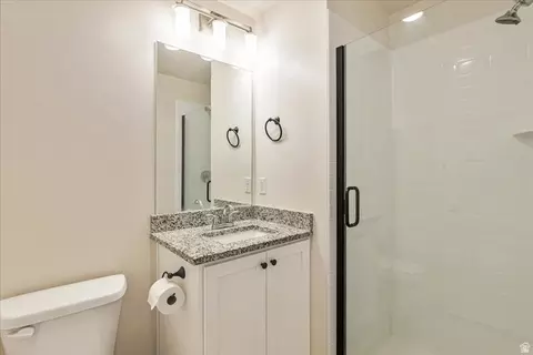 Bath - 396 S 680 E, American Fork, UT 84003 photo 4 of 4
