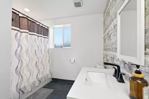 Bath - 1222 E 300 S, Smithfield, UT 84335 photo 6 of 6