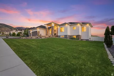 Exterior - 1222 E 300 S, Smithfield, UT 84335 photo 4 of 8