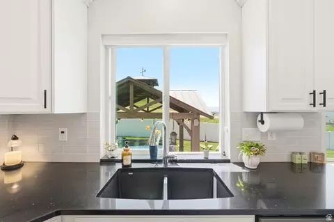 Kitchen - 1222 E 300 S, Smithfield, UT 84335 photo 2 of 5