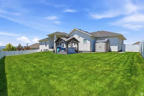 Exterior - 1222 E 300 S, Smithfield, UT 84335 photo 6 of 8