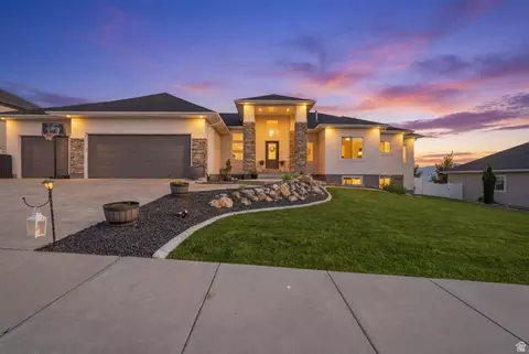 Exterior - 1222 E 300 S, Smithfield, UT 84335 photo 2 of 8