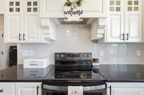 Kitchen - 1222 E 300 S, Smithfield, UT 84335 photo 3 of 5