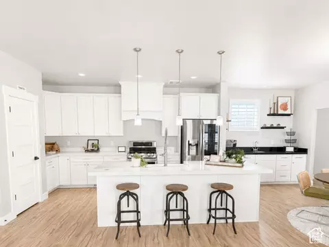 11467 S Abbey Mill Dr, South Jordan, UT 84009
