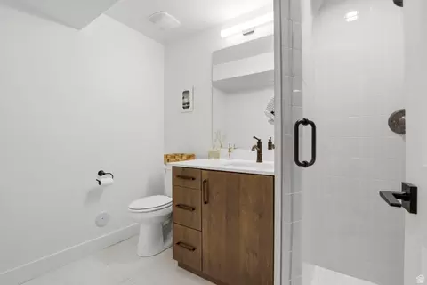 Bath - 560 E 7215 S, Midvale, UT 84047 photo 3 of 4