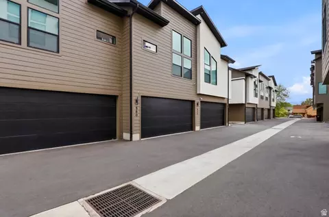 Exterior - 560 E 7215 S, Midvale, UT 84047 photo 2 of 3