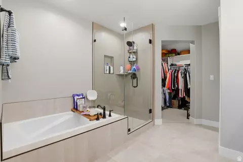 Bath - 560 E 7215 S, Midvale, UT 84047 photo 1 of 4