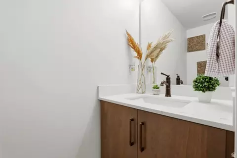 Bath - 560 E 7215 S, Midvale, UT 84047 photo 4 of 4