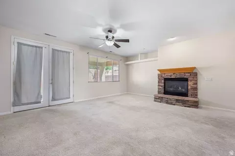 Living - 3309 E Willow Dr, Washington, UT 84780 photo 2 of 3