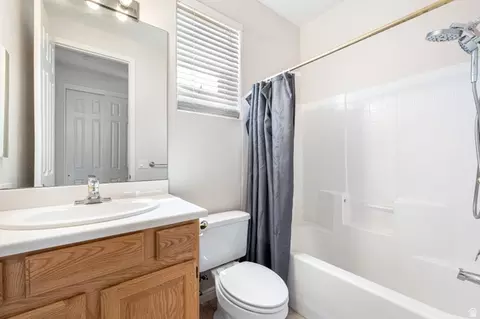 Bath - 3309 E Willow Dr, Washington, UT 84780 photo 2 of 2