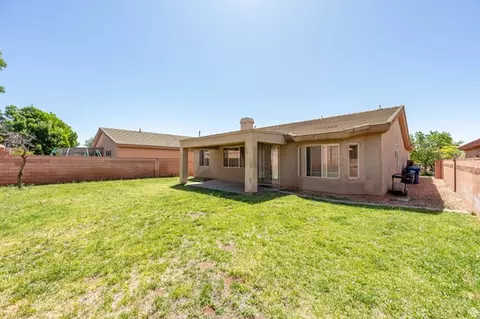 Exterior - 3309 E Willow Dr, Washington, UT 84780 photo 4 of 5