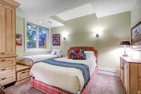 Bedroom - 1479 E Trail Crest Ct, Draper, UT 84020 photo 5 of 8