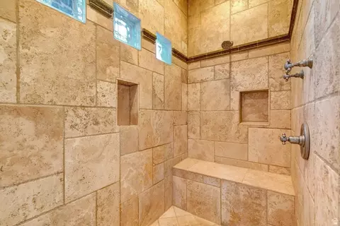 Bath - 1479 E Trail Crest Ct, Draper, UT 84020 photo 6 of 13