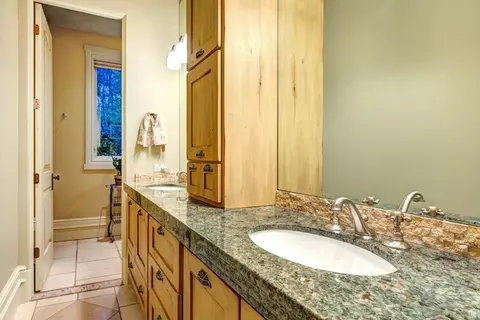 Bath - 1479 E Trail Crest Ct, Draper, UT 84020 photo 11 of 13