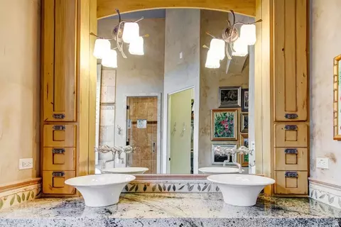 Bath - 1479 E Trail Crest Ct, Draper, UT 84020 photo 5 of 13