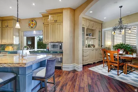 Kitchen - 1479 E Trail Crest Ct, Draper, UT 84020 photo 5 of 6