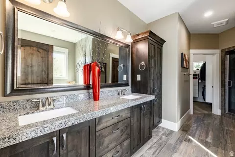 Bath - 1754 E Longview Dr, Hideout, UT 84036 photo 2 of 4
