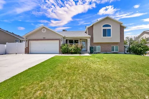 9592 Wood Park Ln, South Jordan, UT 84009