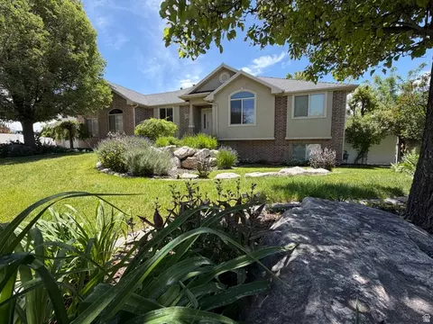 2525 S 1375 W, Syracuse, UT 84075